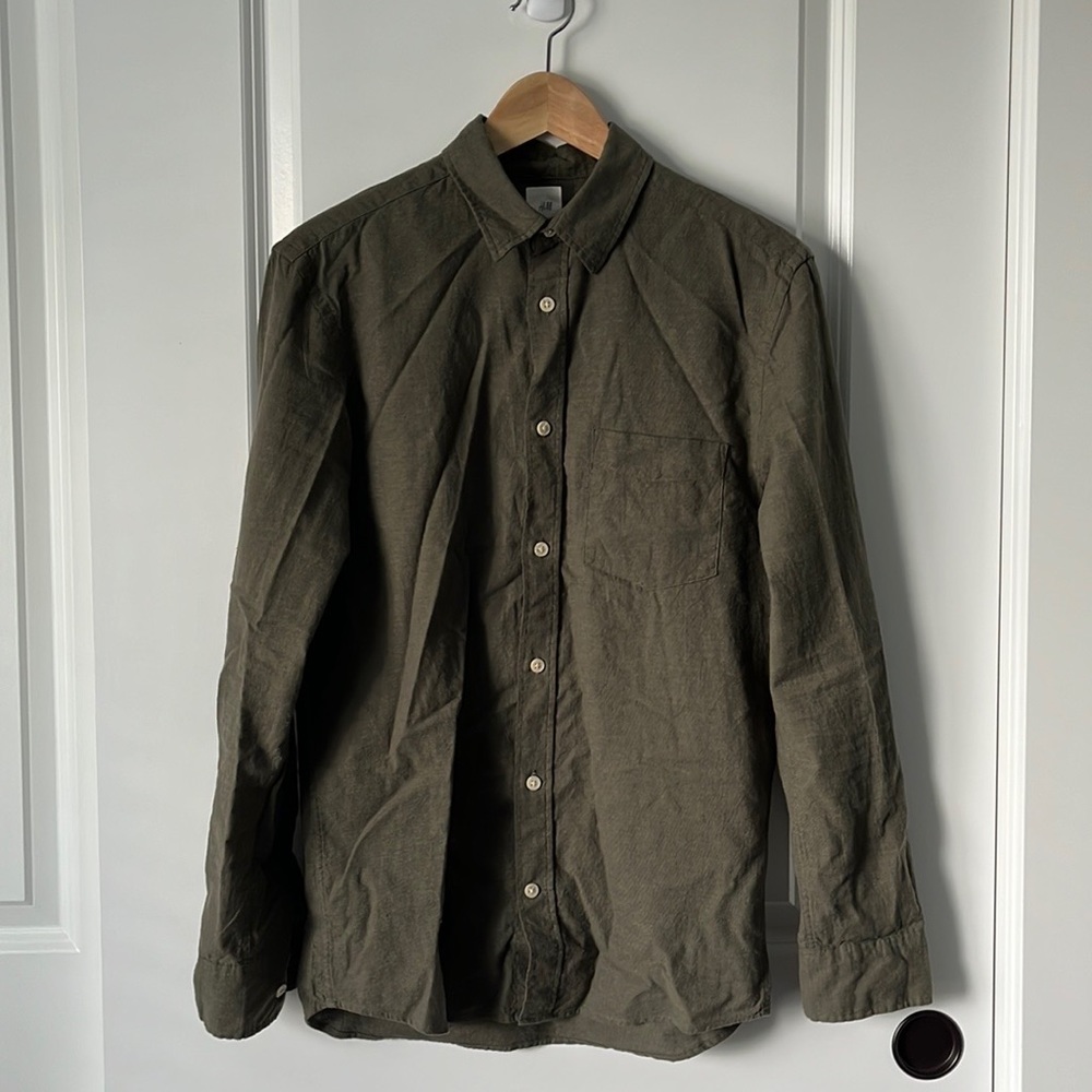 Casual olive green H&M button down.